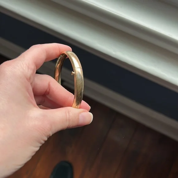 Vintage Winard 12K Gold Filled Hinged Bangle Bracelet - Picture 9 of 15